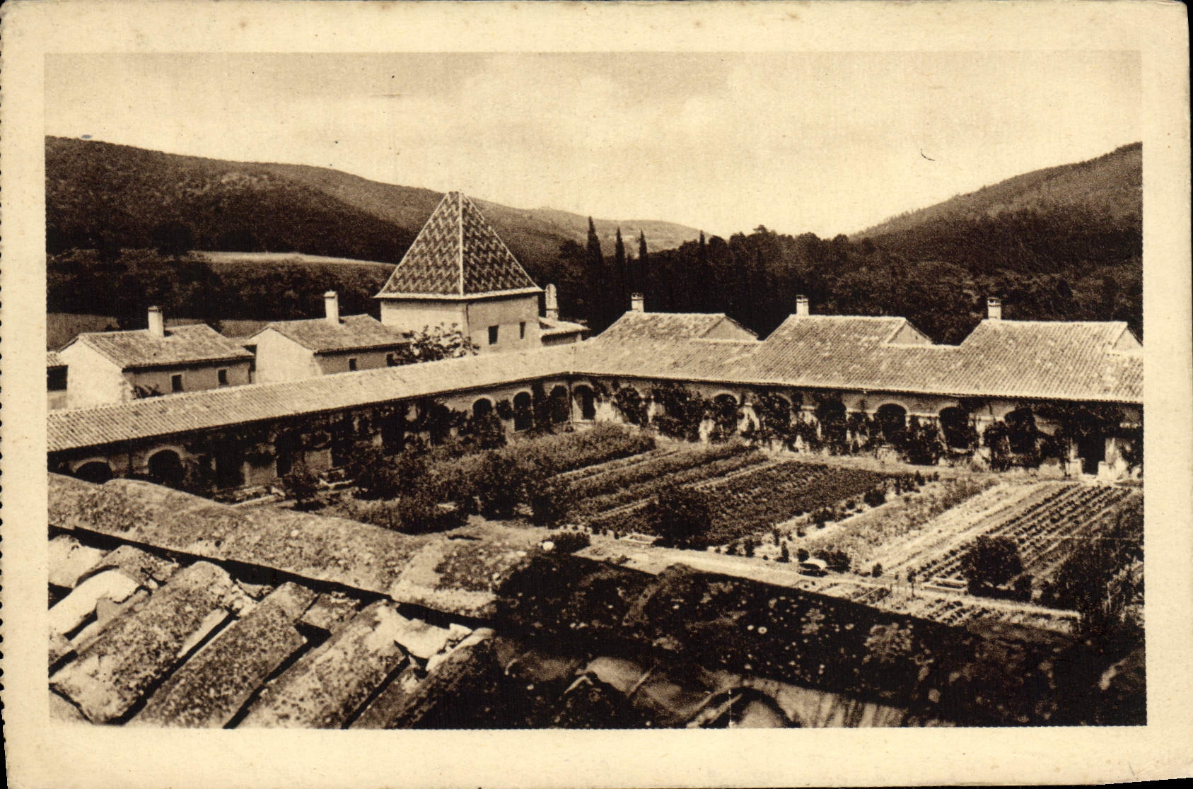 Chartreuse de Valbonne — Ancien monastère converti en sanatorium — éditeur : St-Paul-et-Valbonne