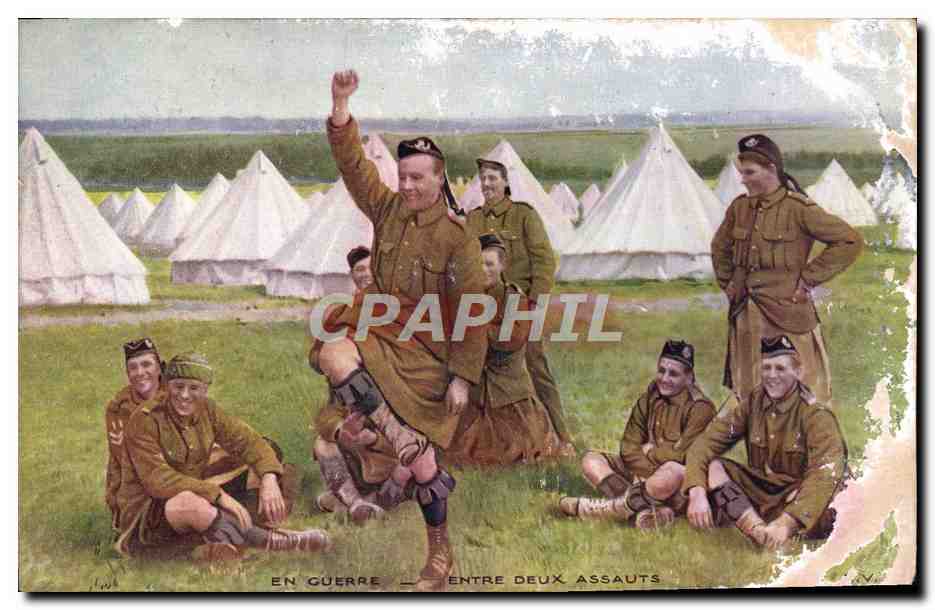CPA En Guerre Entre Deux Assauts Militaria