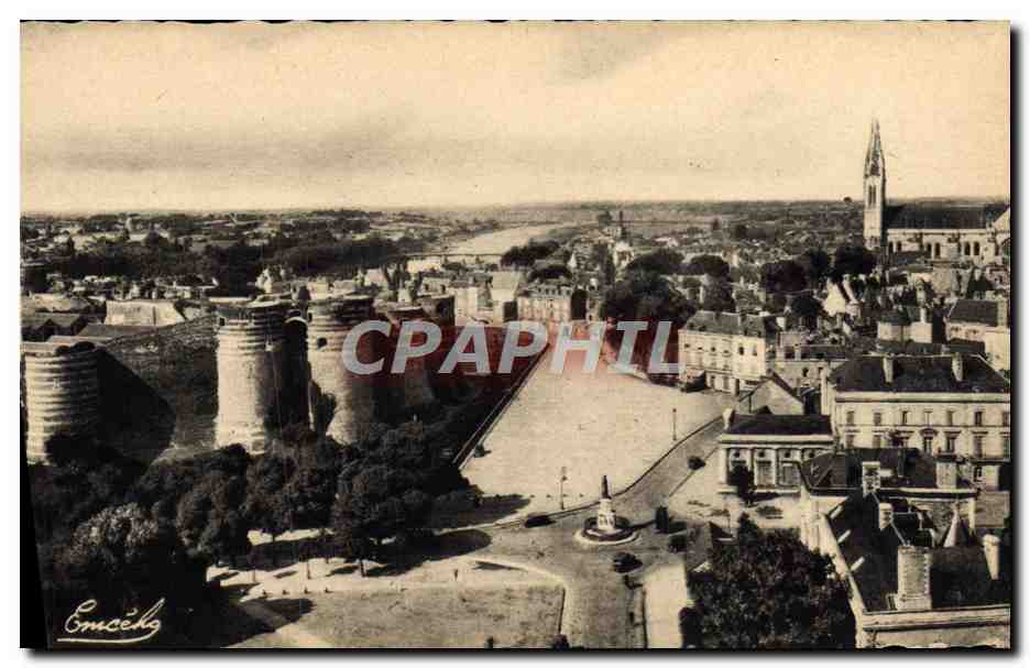 CPA Angers Vue Panoramique vers le Chateau la Maine et la Cathedrale