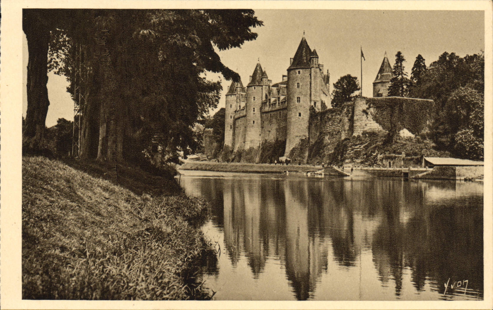 Josselin (Morbihan) — Les Bords de l'Oust et le Château — Les Éditions d'Art 'Yvon'