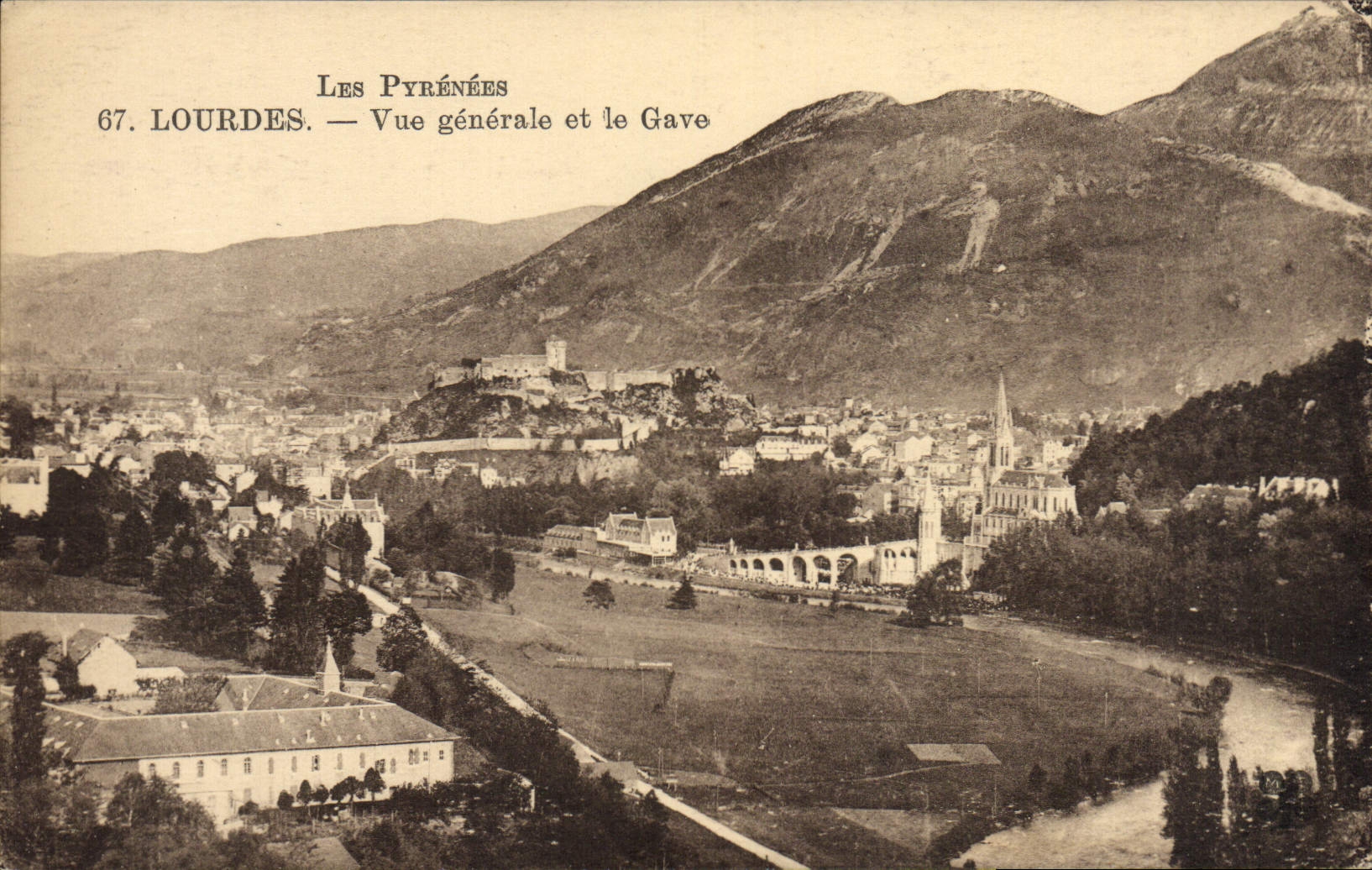 CPA Lourdes Vue Generale et le Gave