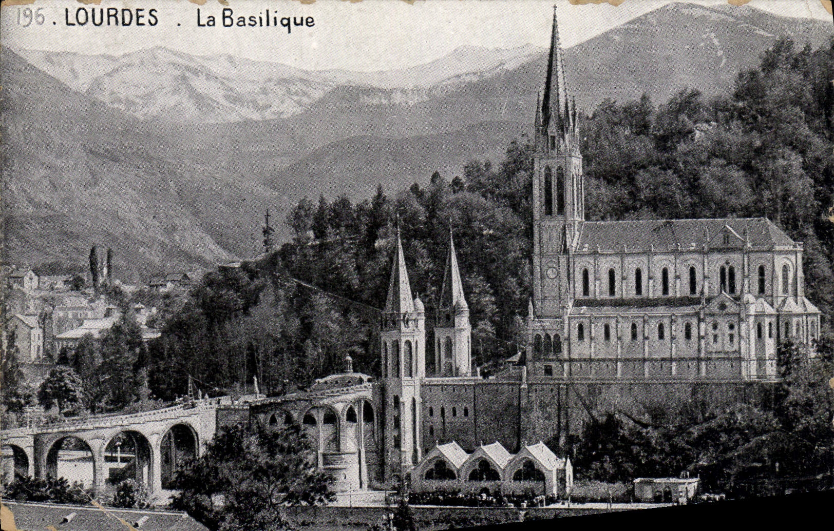 CPA Lourdes La Basilique
