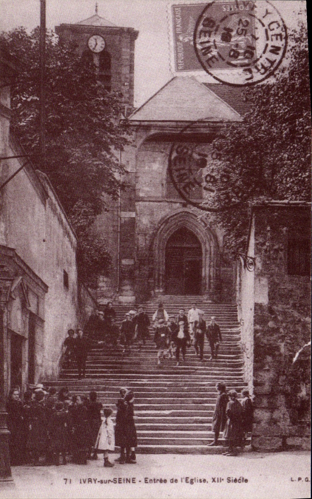 REPRO Ivry Sur Seine Entree de l'Eglise Enfants