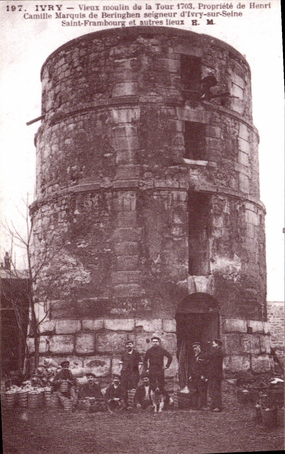 REPRO Ivry Vieux moulin de la Tour 1703 Chien