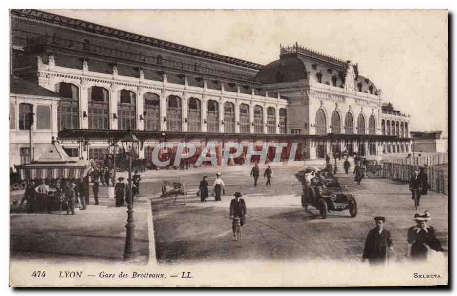 CPA Lyon Gare des Brotteaux Automobile 