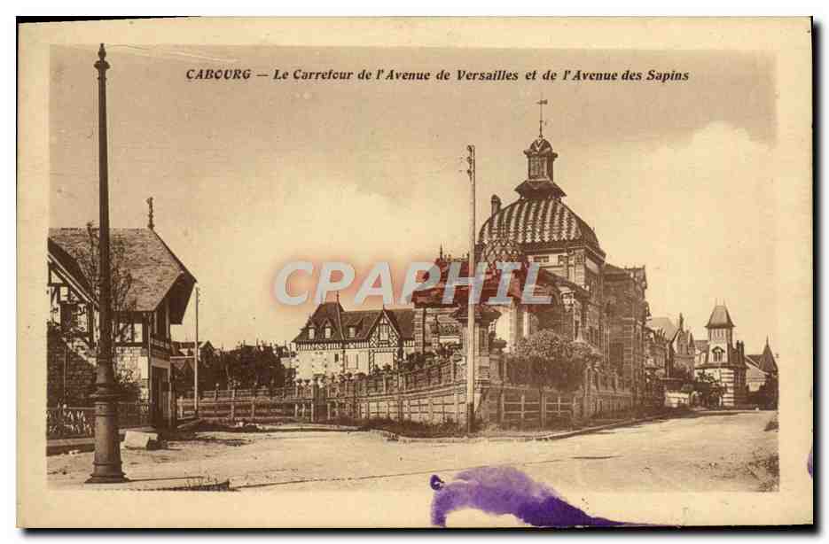 CPA Cabourg Le Carrefour de l'Avenue de Versailles et de l'Avenue des Sapins