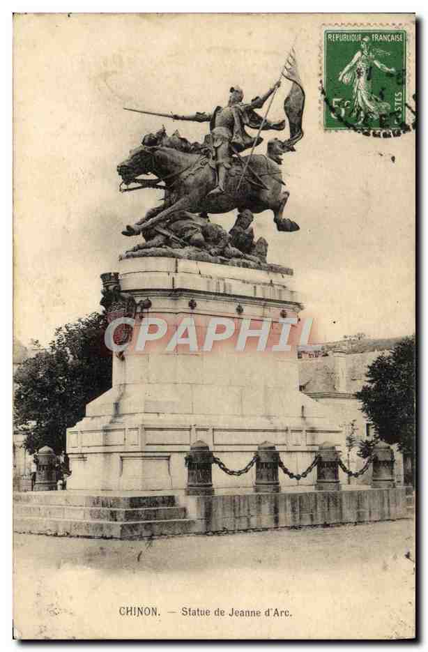 CPA Chinon Statue de Jeanne d'Arc