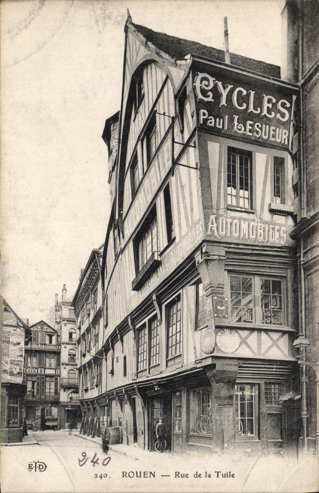 CPA Rouen Rue de la Tuile Cycles Paul Lesueur Velo Automobiles 