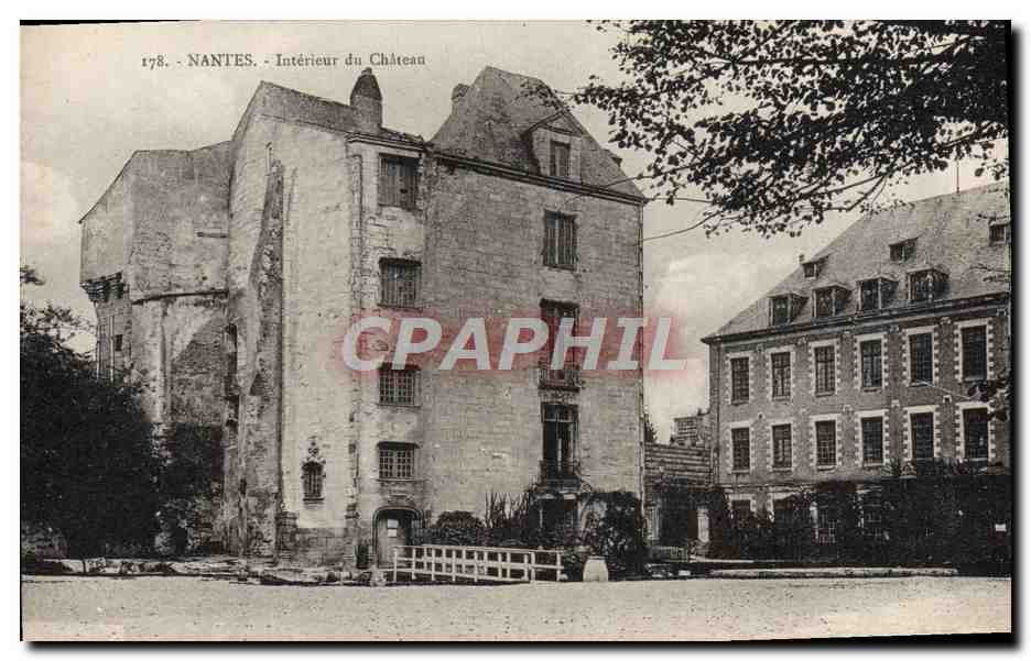 CPA Nantes Interieur du Chateau
