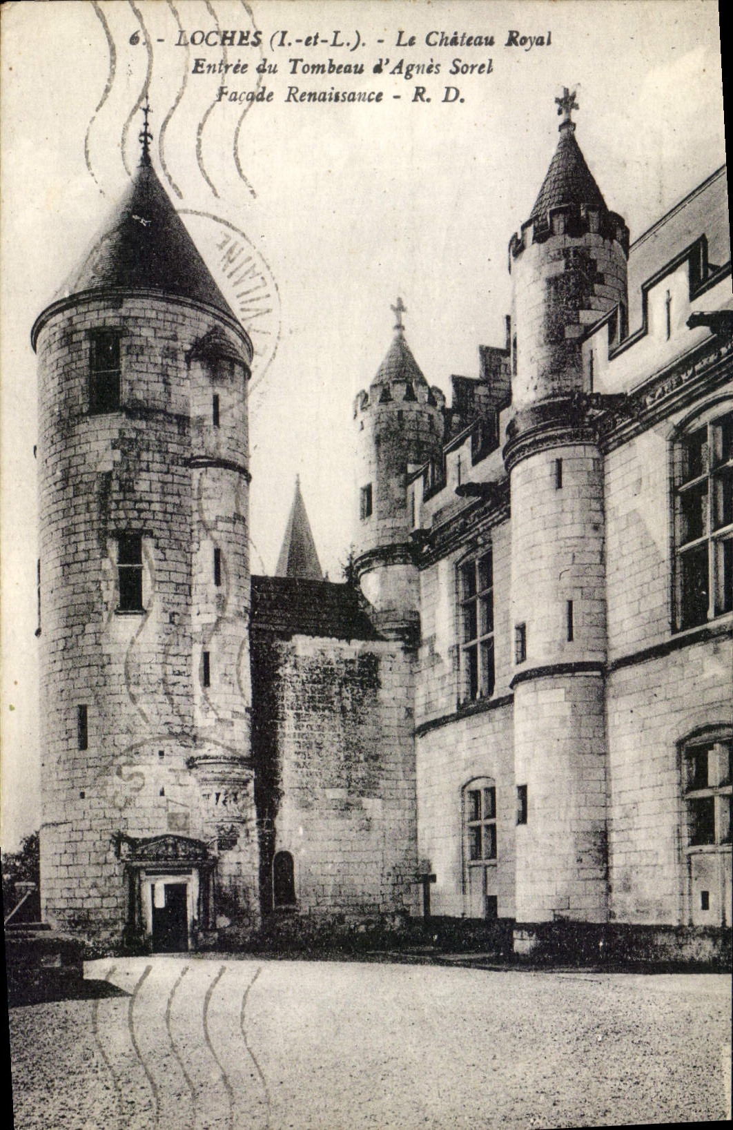 CPA Loches Le Chateau Royal Entree du tombeau d'Agnes Sorel Facade Renaissance