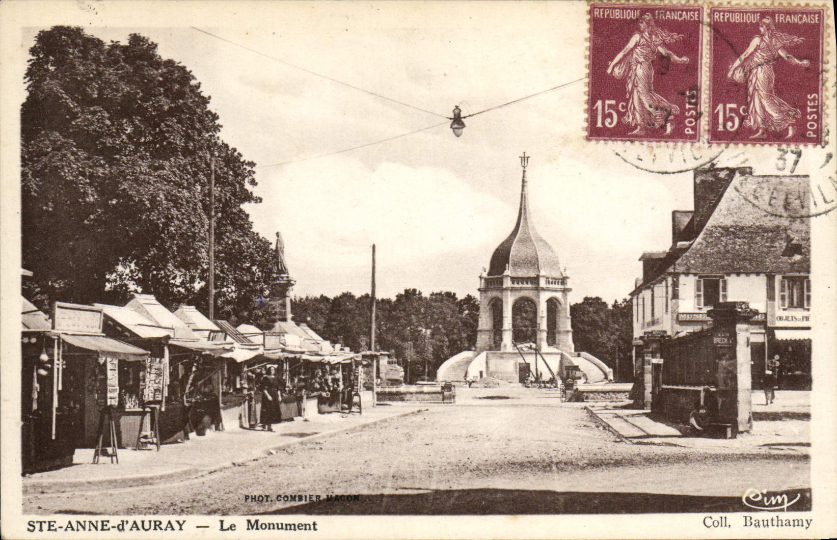 CPA Sainte Anne d'Auray Le Monument