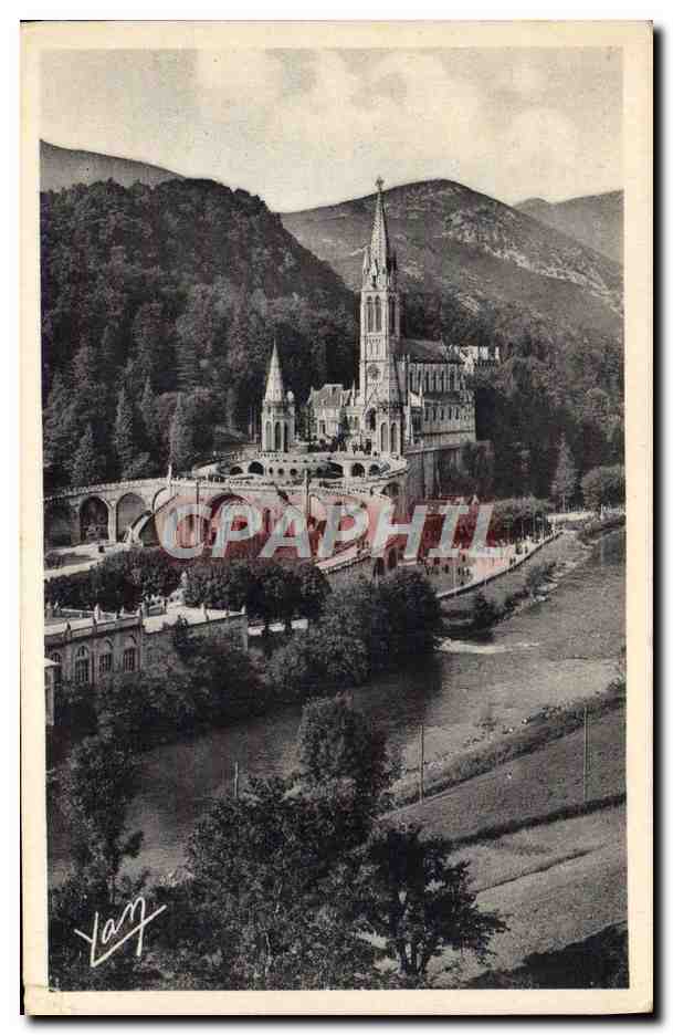 CPA Lourdes La Basilique et le Gave