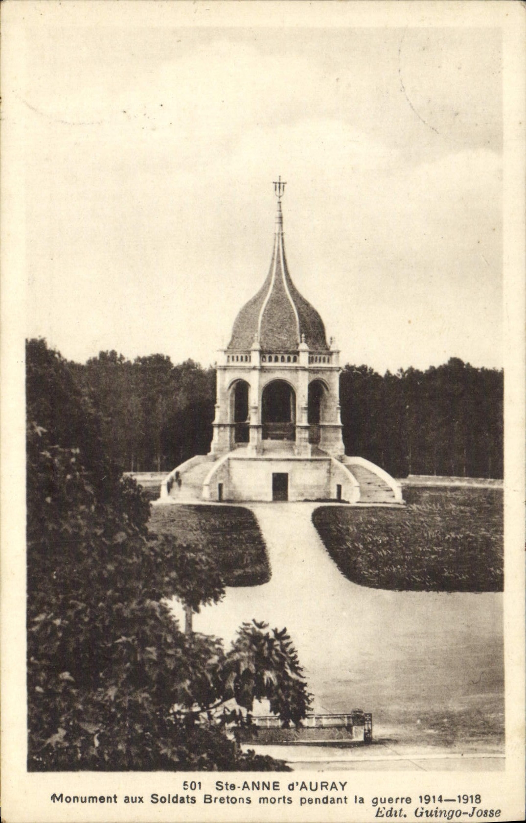 CPA Sainte Anne d'Auray Monument Aux Soldats Bretons Morts Pendant la guerre Militaria