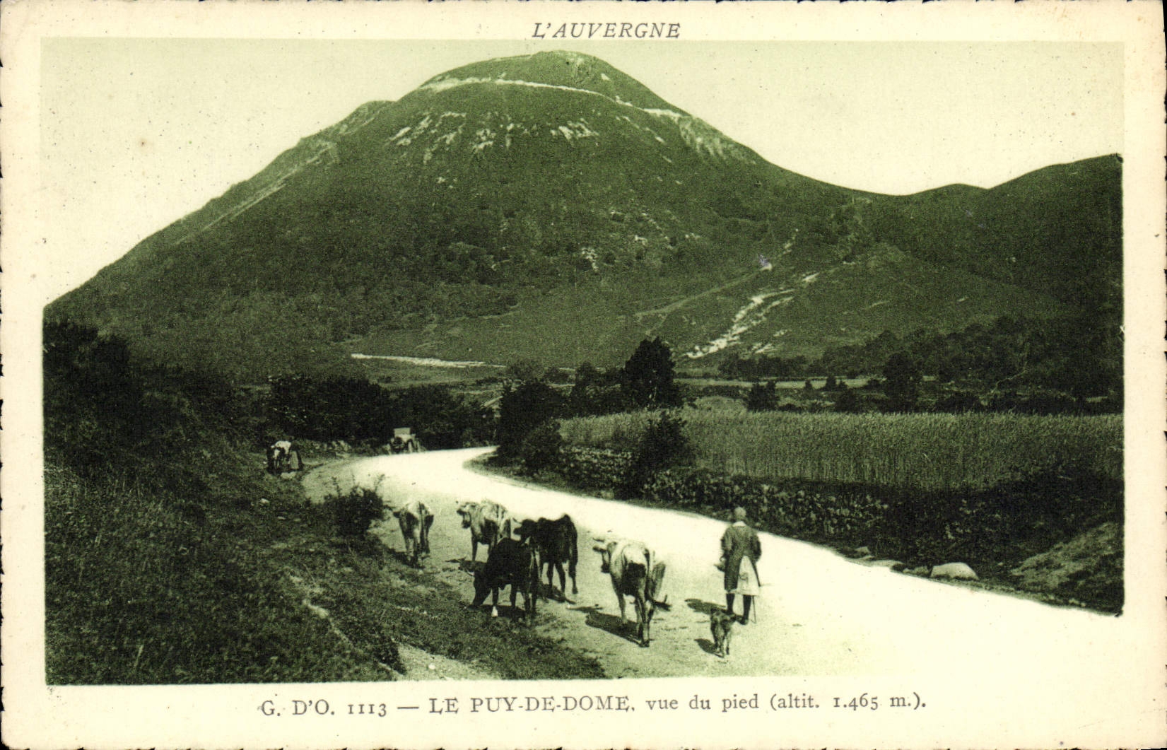 Le Puy-de-Dôme — vue du pied (alt. 1.465 m.) — G. D'O. n° 1113