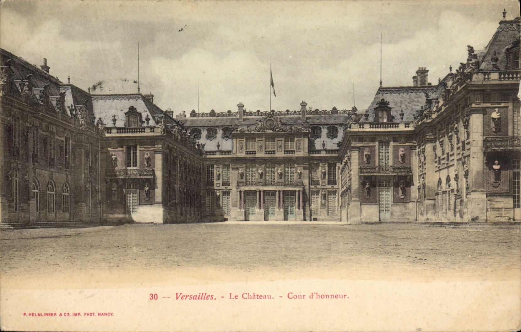 CPA Versailles Le Chateau Cour Dhonneur