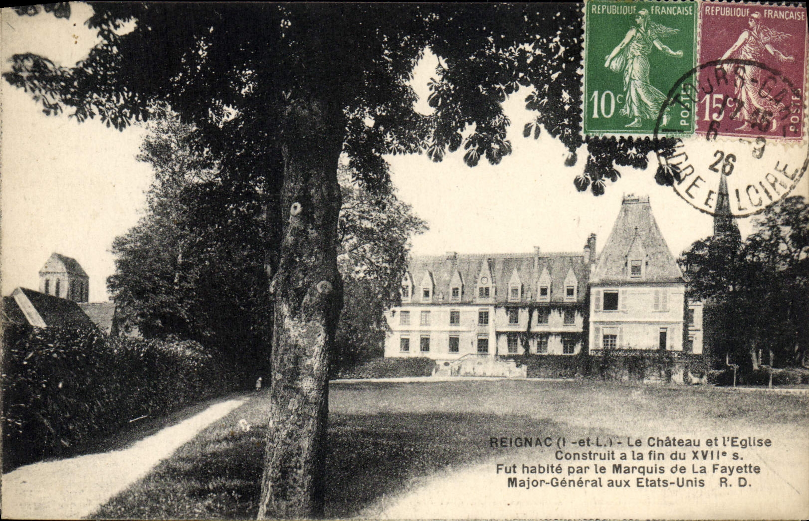CPA Reignac Le Chateau Et I'Eglise