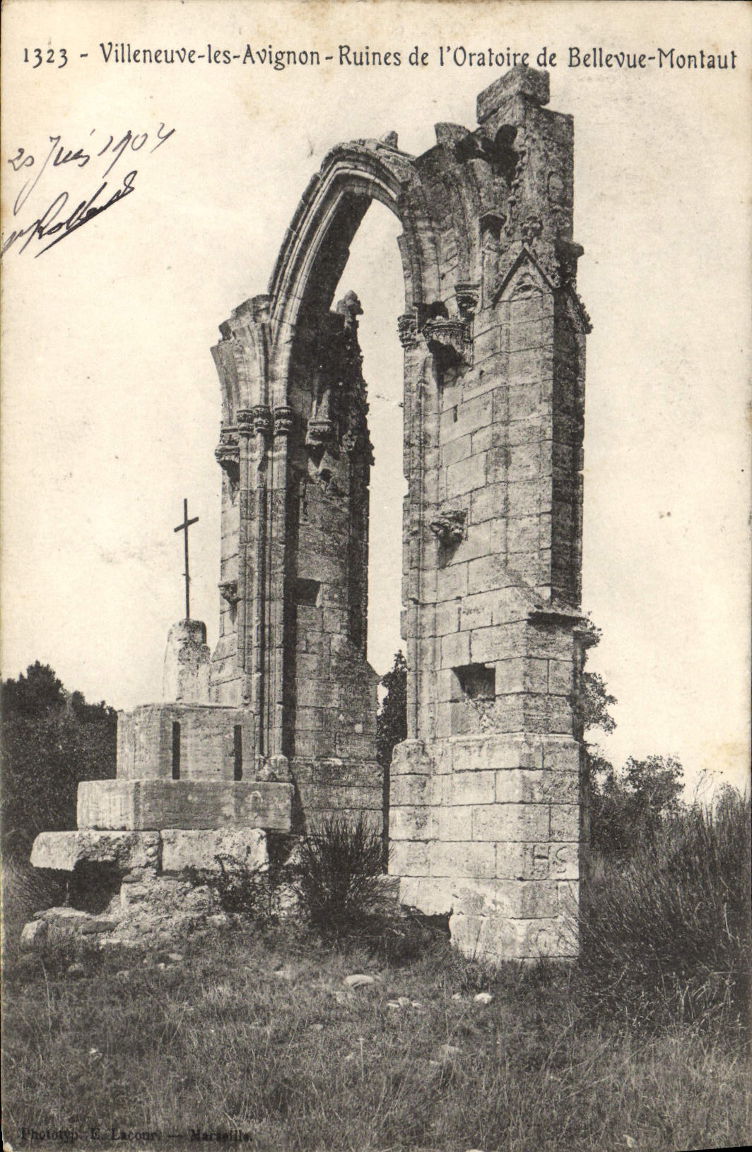 CPA Villeneuve les Avignon Ruines De I'Oratoire De Bellevue Montaut