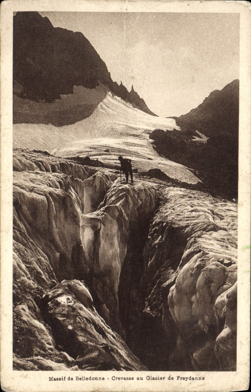 CPA Massif De Belledonne Crevassee Au Glacier De Freydanne