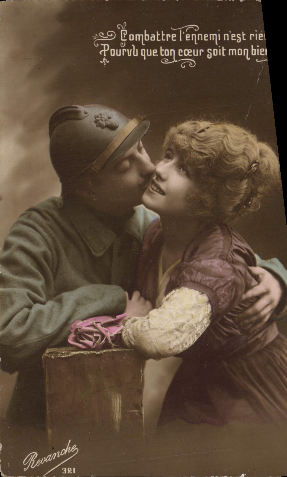 CPA Fantaisie Femme Soldat Militaria 