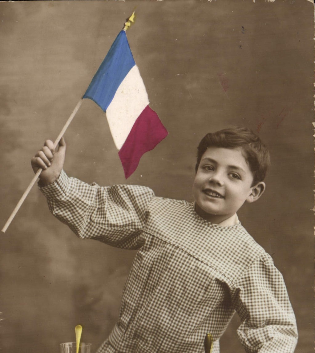 CPA Fantaisie Enfant Drapeau
