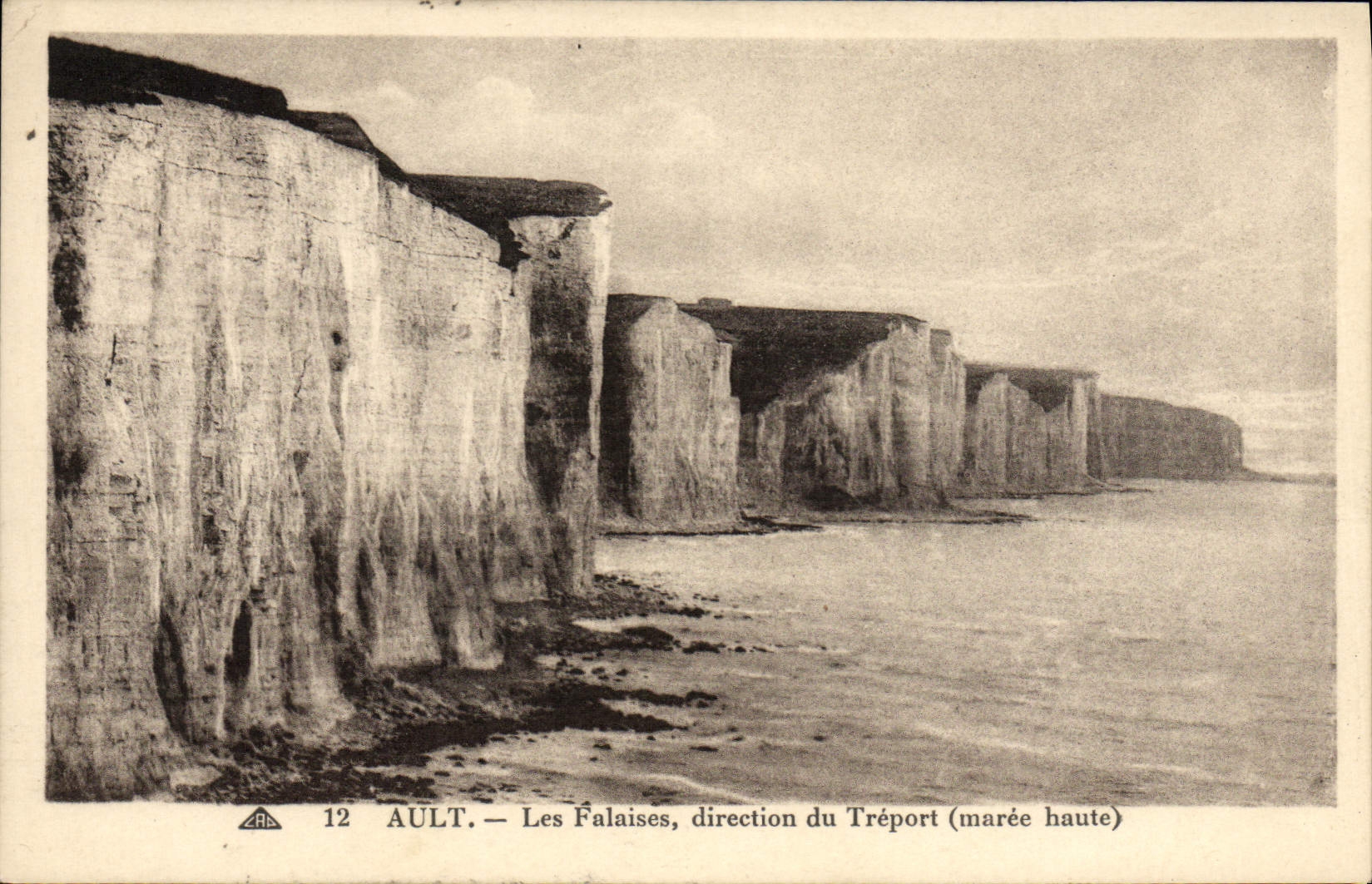CPA Ault Les Falaises direction du Treport Maree haute