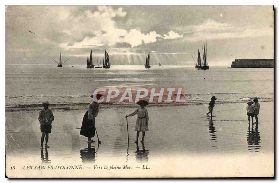 Tarjeta postal antigua Les Sables Dolonne Vers la Pleine Mer Enfants Bateaux