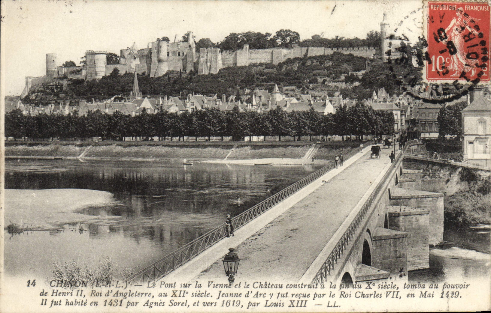 CPA Chinon Le Pont Sur La Vienne et le chateau