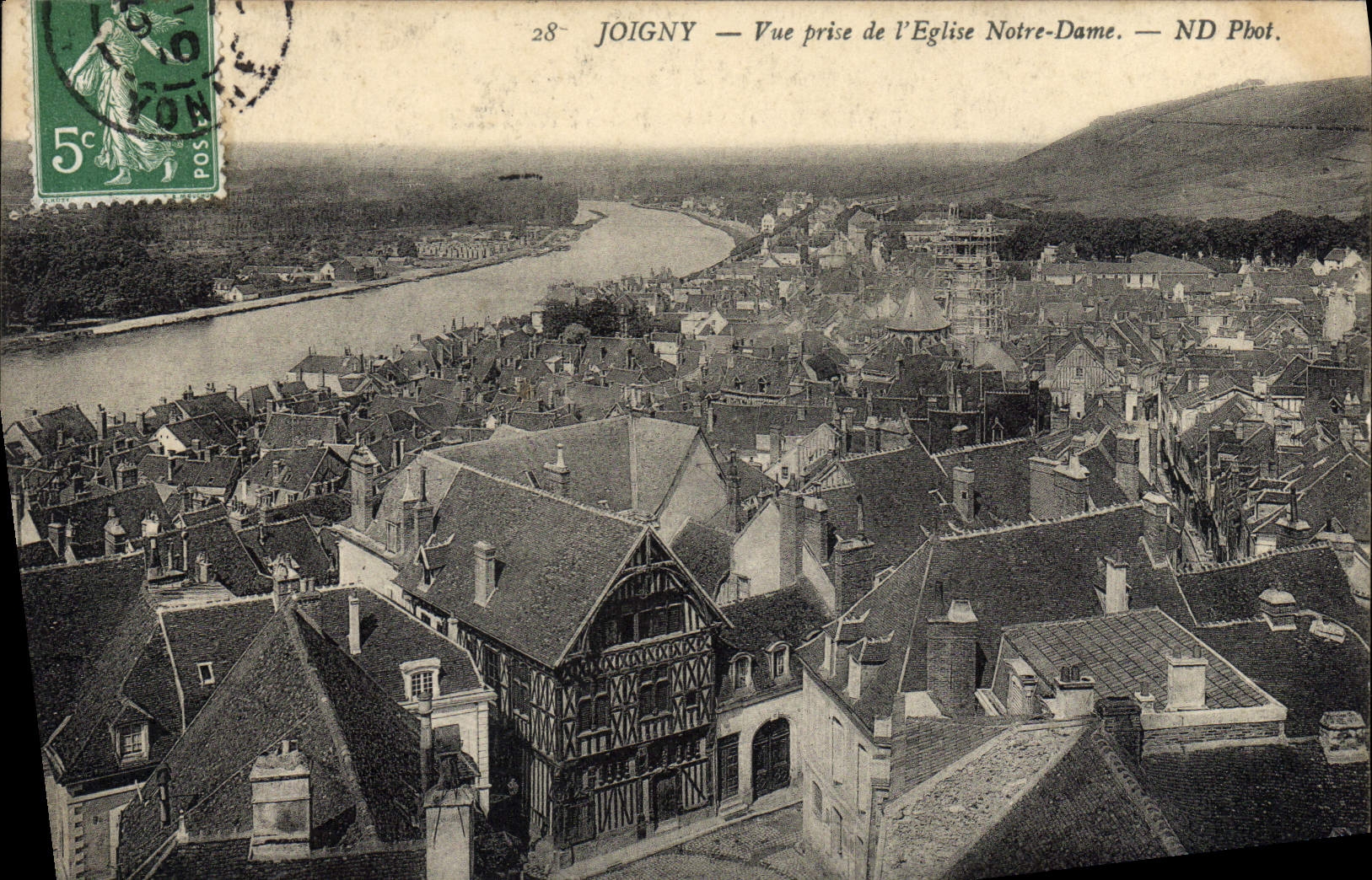CPA Joigny Vue prise de l'Eglise Notre Dame 