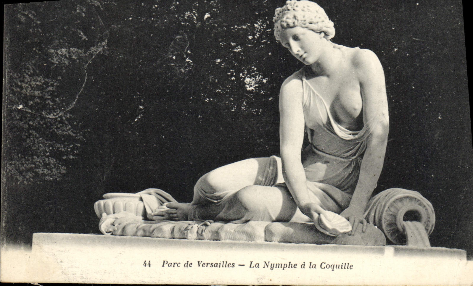 CPA Parc de Versailles La Nymphe a la Coquille 