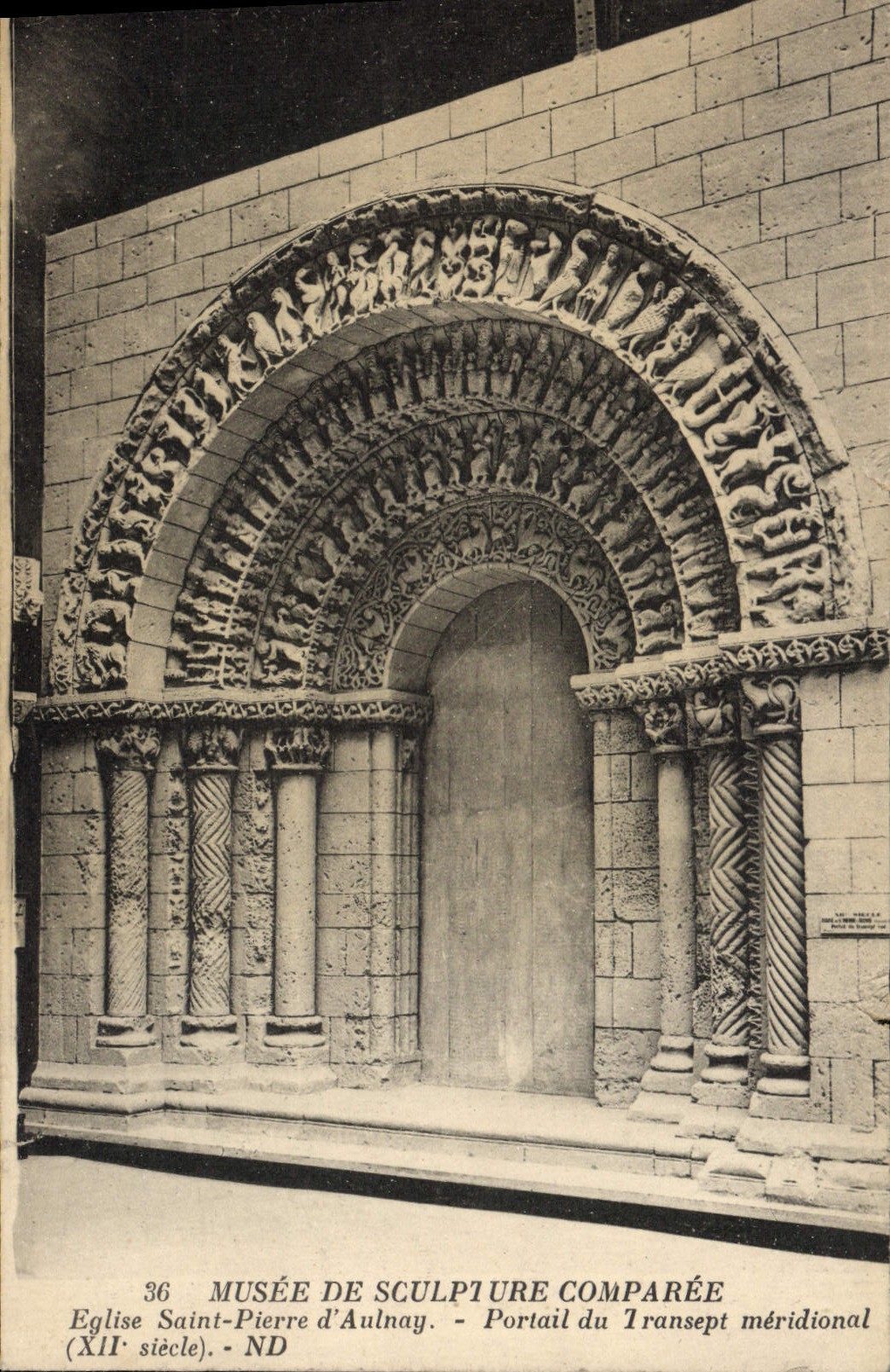 CPA Musee de Sculpture Comparee Eglise Saint Pierre d'Aulnay Portail du transept meridional