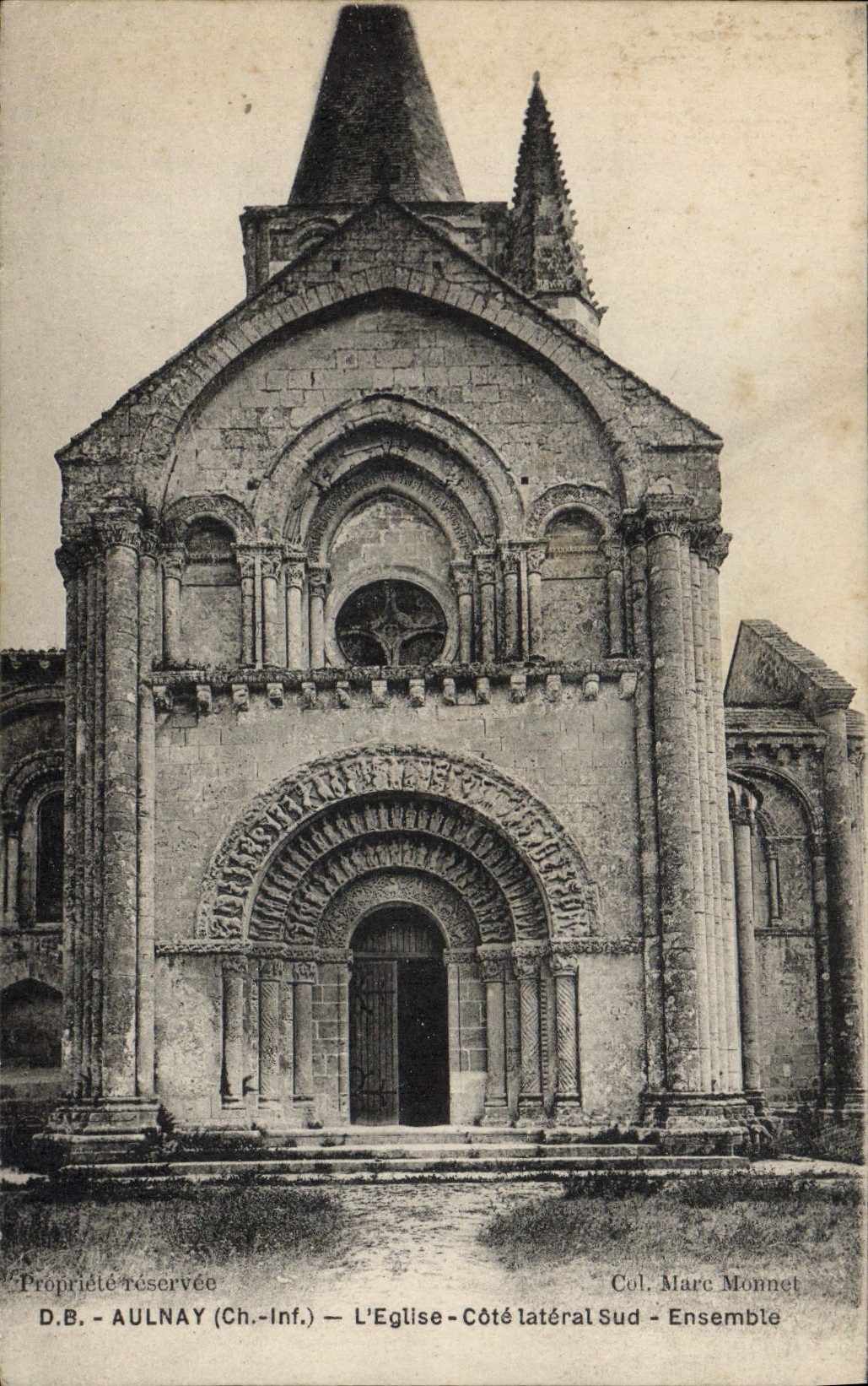 CPA Aulnay L'Eglise Cote lateral Sud Ensemble 