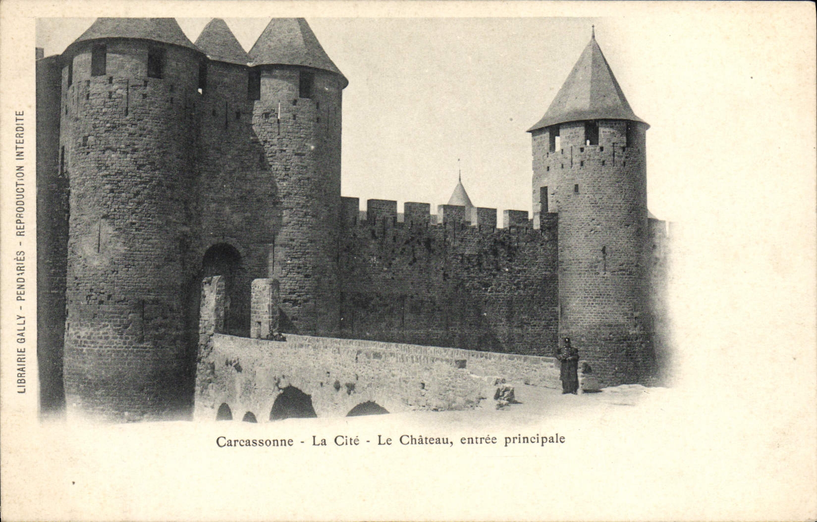 CPA Carcassonne La Cite Le Chateau entree principale 