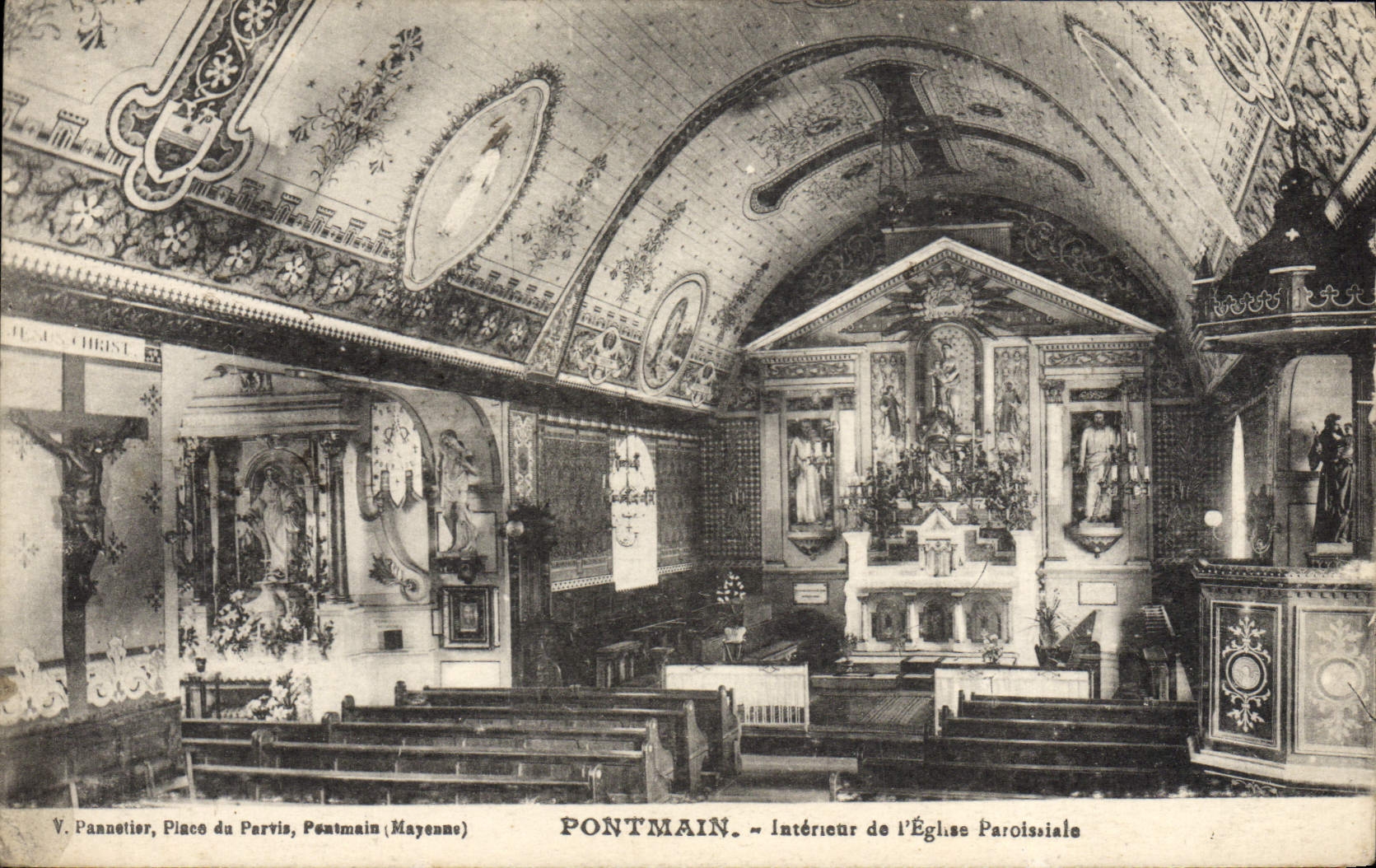 CPA Pontmain Interieur de l'Eglise Paroissiale