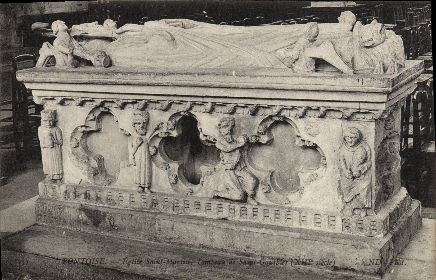 Pontoise — Église Saint-Martin, Tombeau de Saint-Gaulbier (XIIIe siècle) — ND Phot.