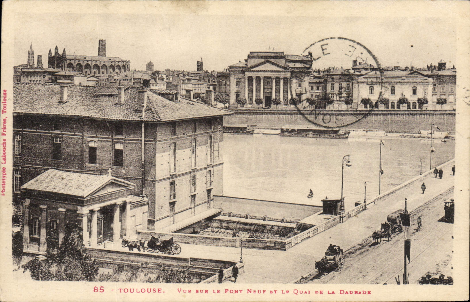 CPA Toulouse Vue sur la Pont neuf et le quai de la Daurade