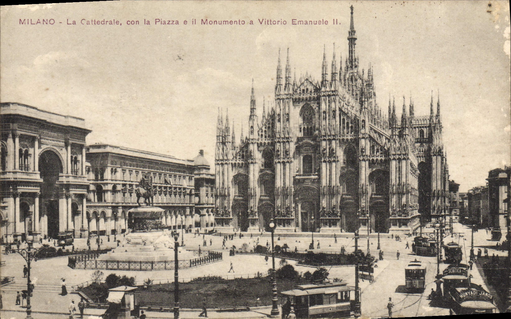 CPA Milano La Cattedrale con la Piazza e il Monumento a Vittorio Emanuele II Tramway