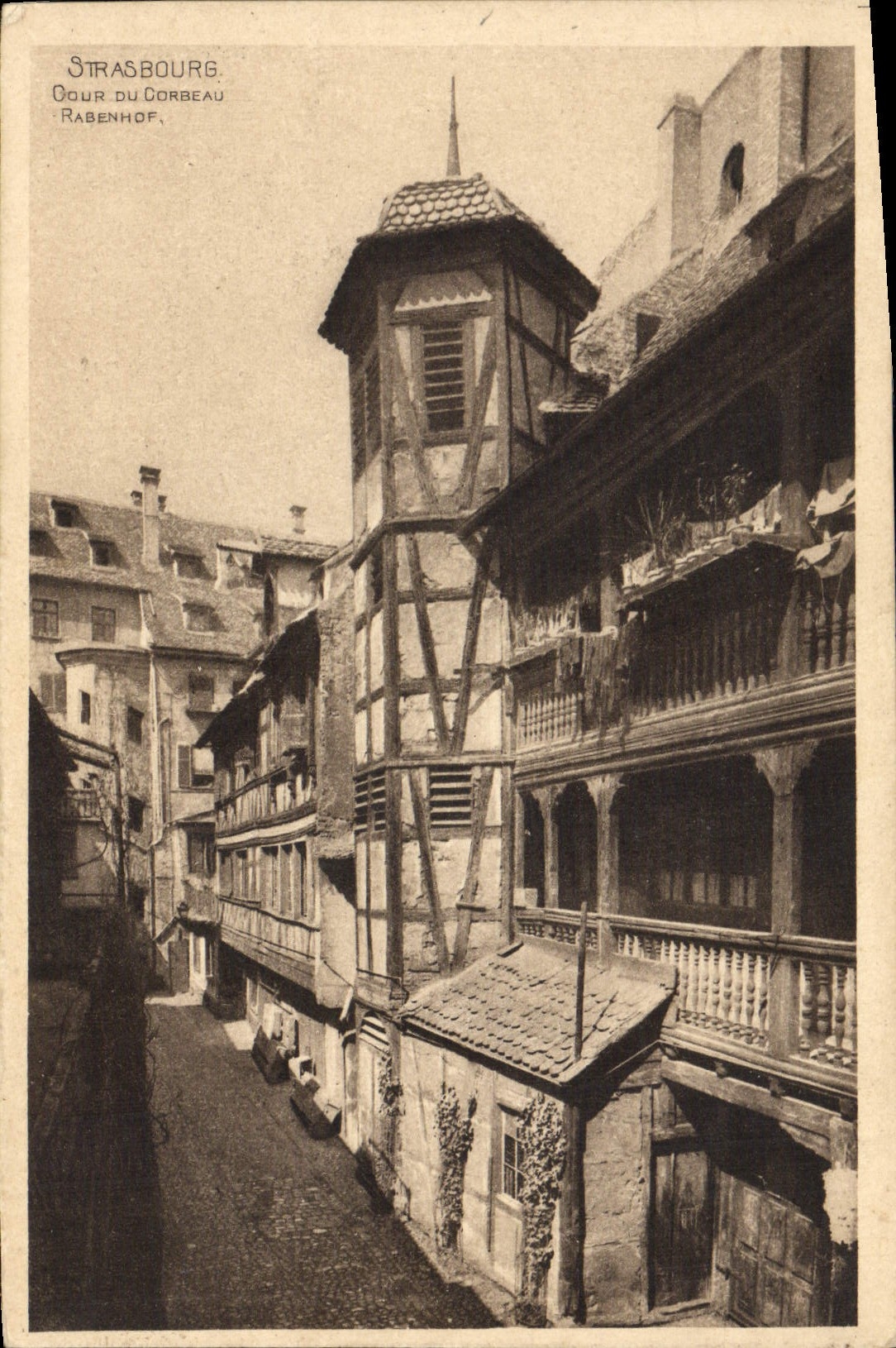 CPA Strasbourg Cour de Corbeau
