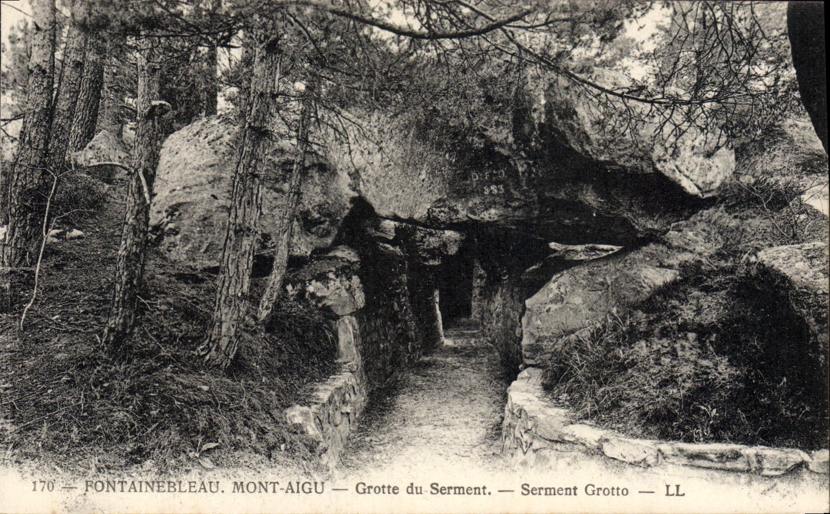 Fontainebleau. Mont-Aigu — Grotte du Serment — Serment Grotto — LL