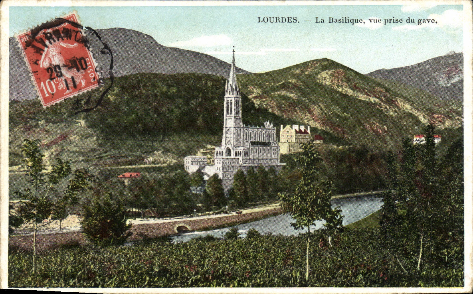 CPA Lourdes La Basilique vur prise du gave