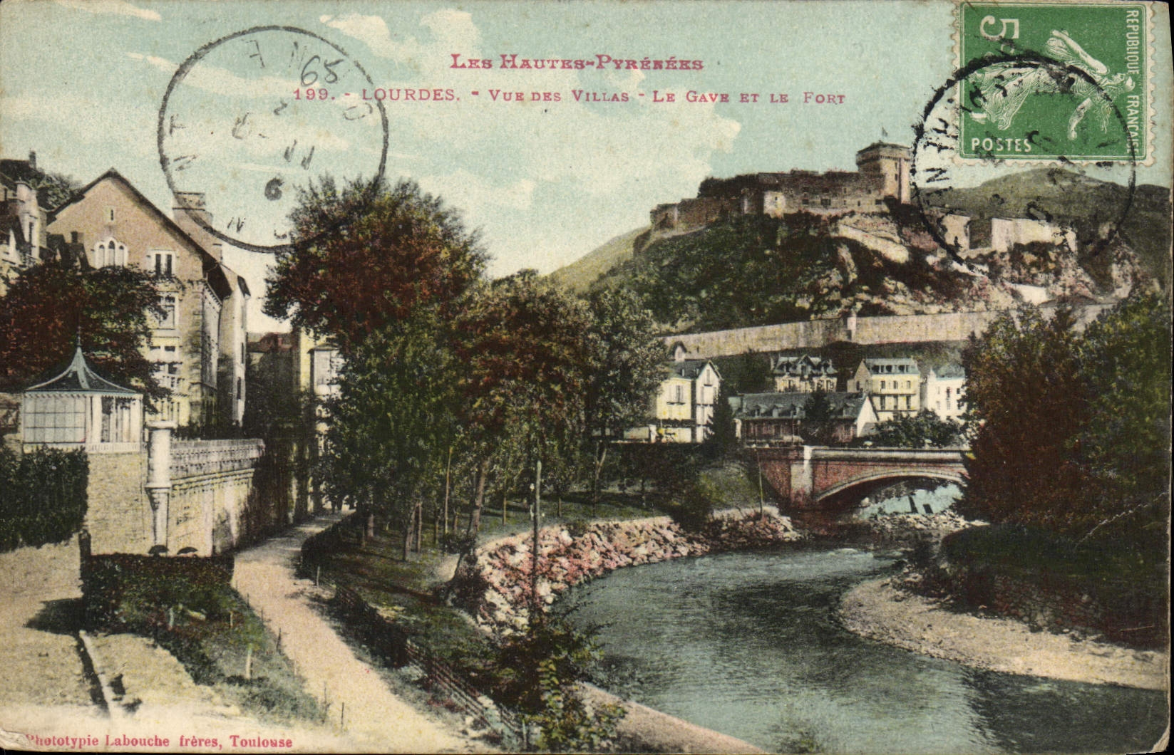 CPA Lourdes Vue Des Villas Le Gave et le fort 