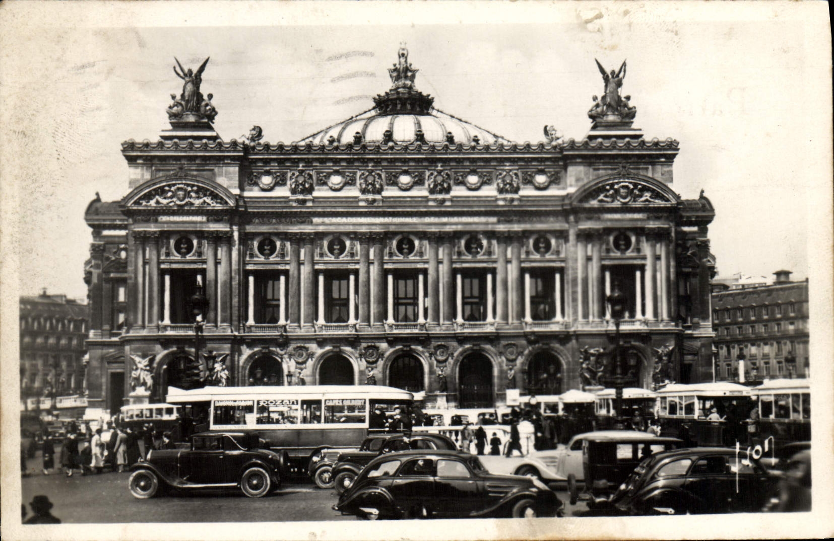 CPM Paris en Flanant L'Opera