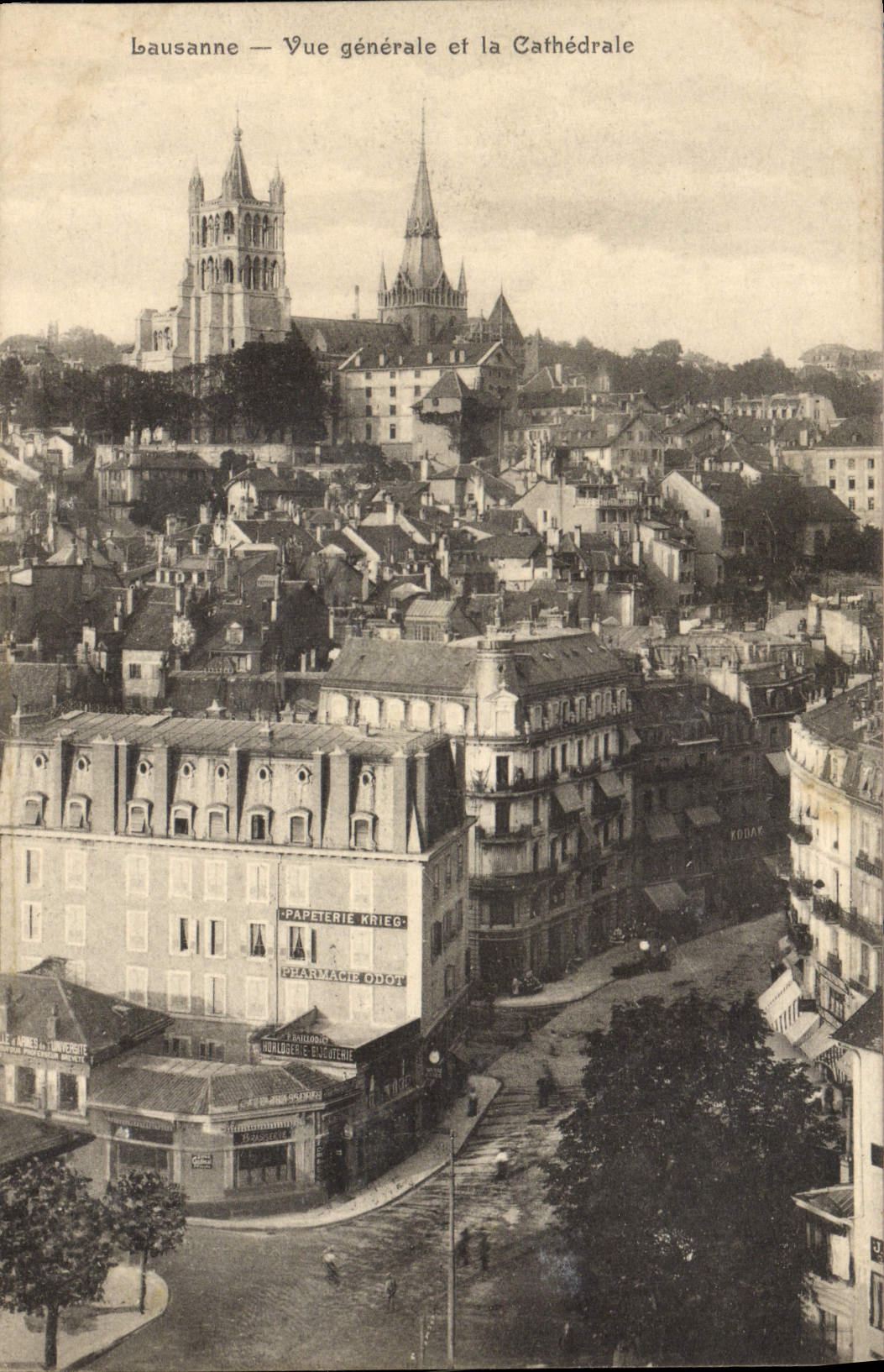 CPA Lausanne Vue Generale et la Cathedrale
