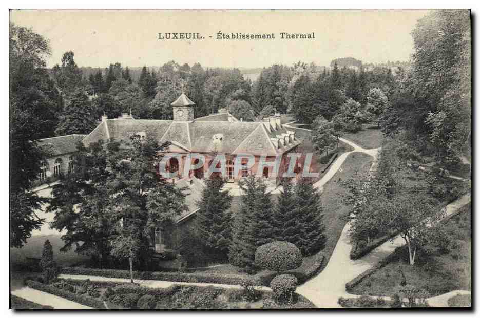 LUXEUIL - Établissement Thermal — vue aérienne du bâtiment et du parc