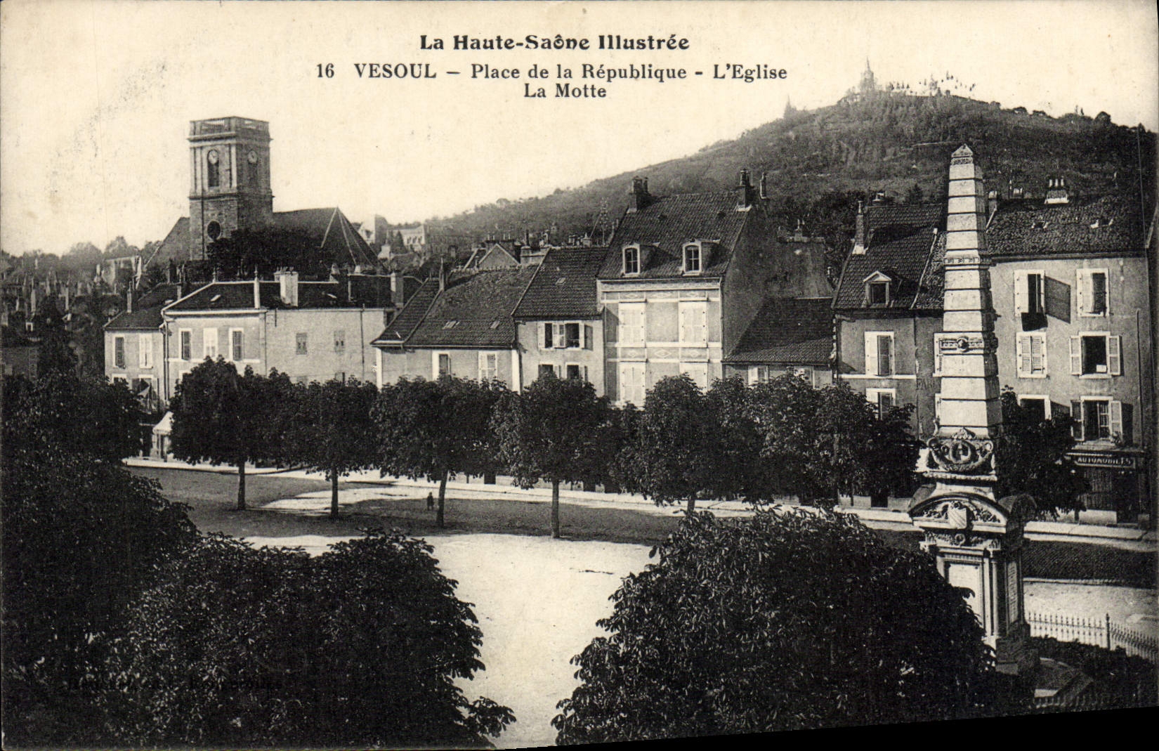 CPA Vesoul Place de la Republique L'Eglise La Motte