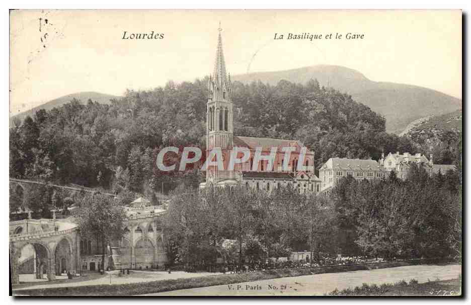 CPA Lourdes La Basilique et le Gave