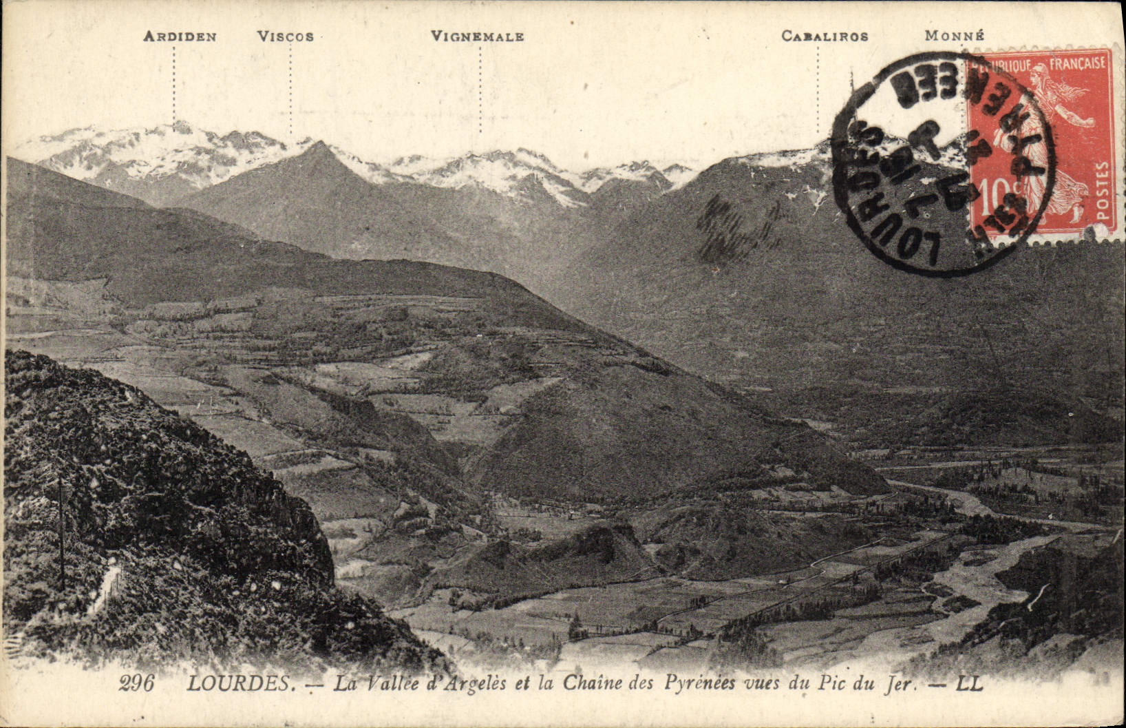 CPA Lourdes La vallee d'Argeles et la chaine des Pyrenees vues du Pic de Jer