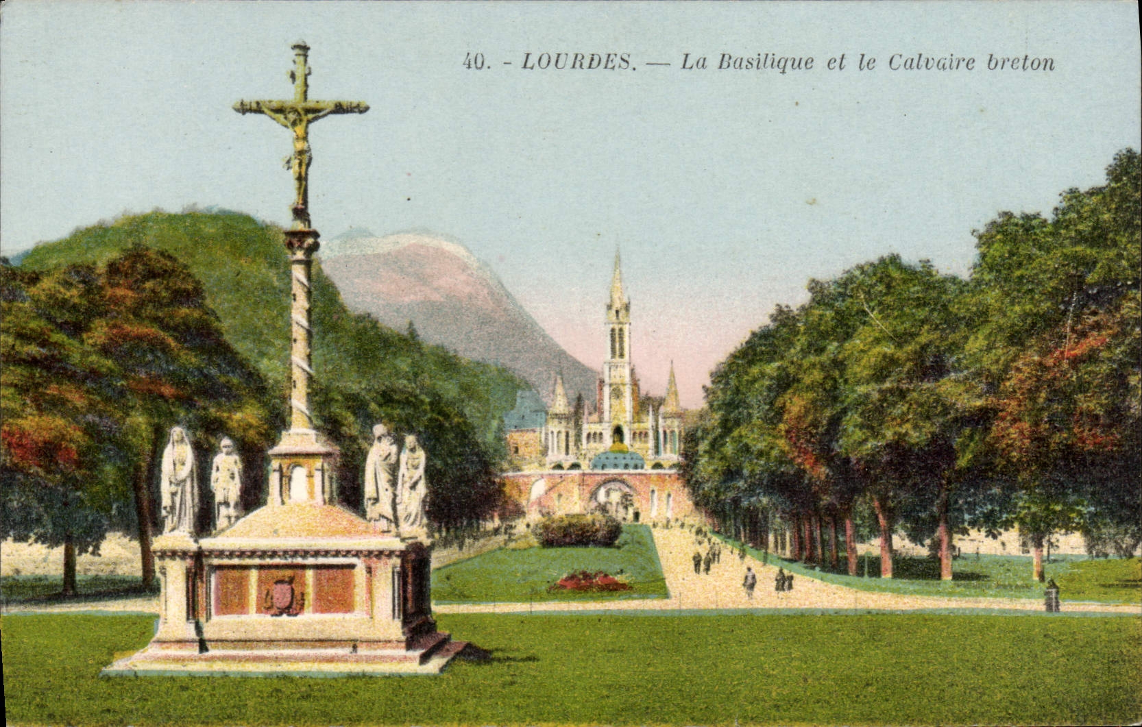 CPA Lourdes La Basilique et le Calvaire Breton