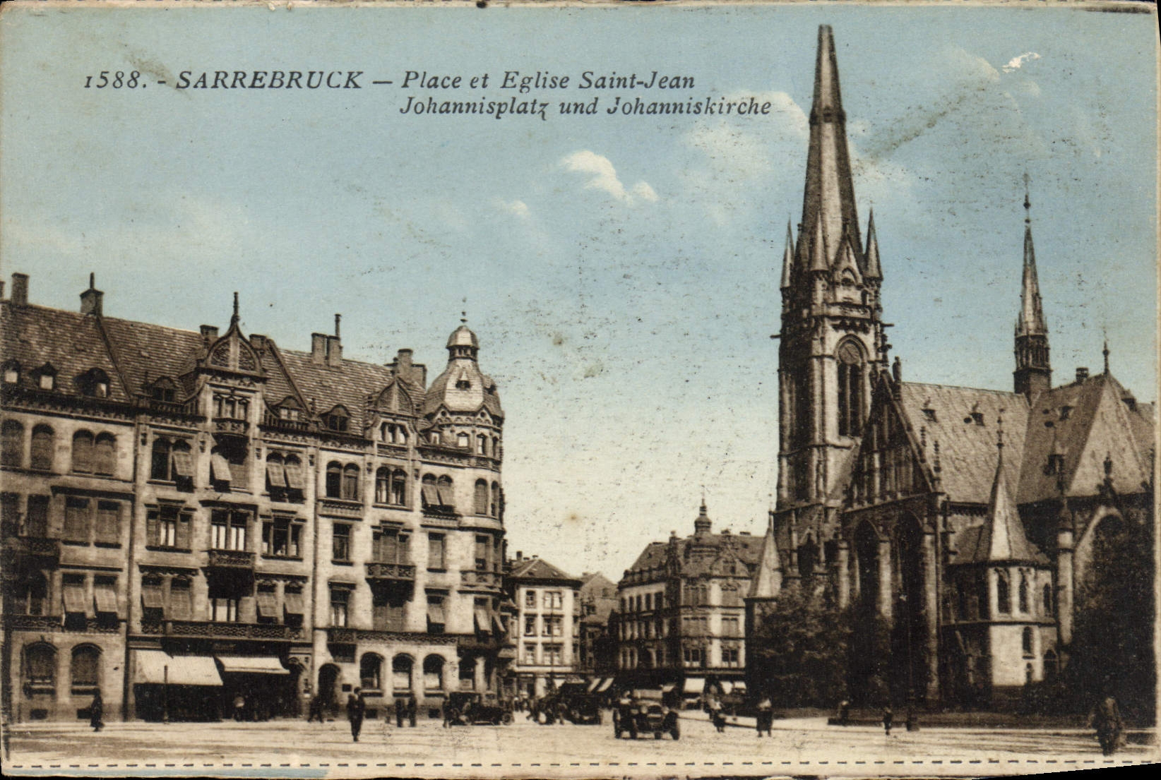 CPA Sarrebruck Place et Eglise Sain Jean