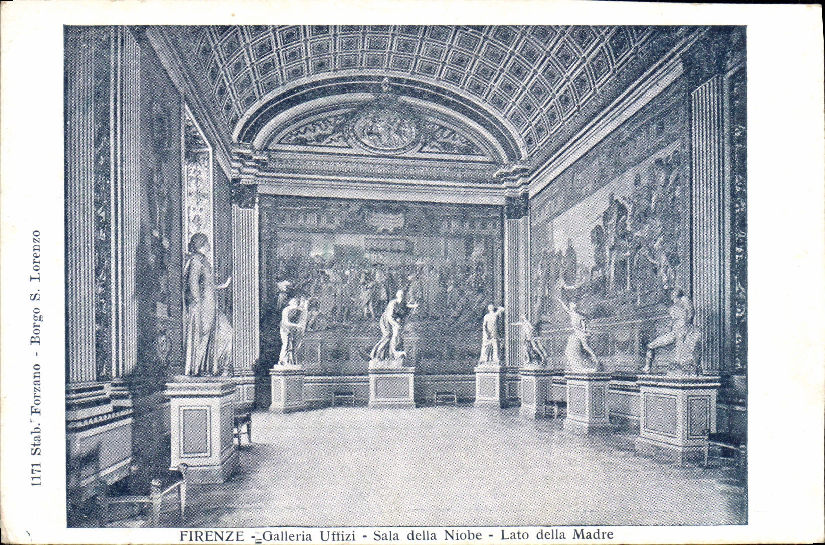 CPA Firenze Galleria Uffizi Sala Della Niobe Lato della Madre