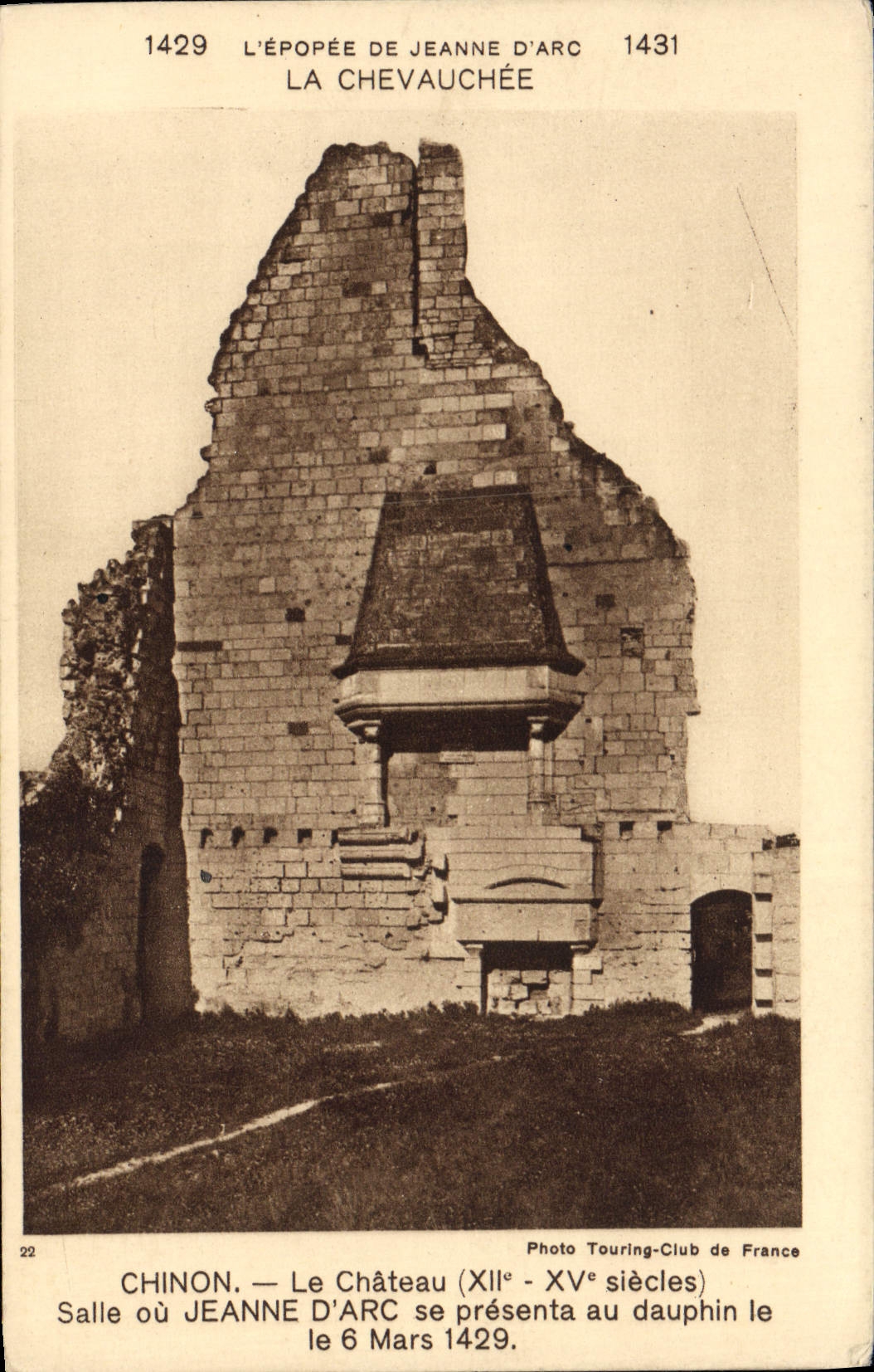 CPA Chinon Le Chateau Salle Ou Jeanne D'Arc Se Presenta Au Dauphin Le 6 mars 1429